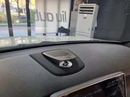 BMW F15 X5 업다운 센터 스피커 설치.