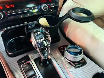 BMW F10 5시리즈 크리스탈 기어봉 교체 세트.