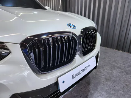 BMW iX3 키드니 그릴 교체 시공.