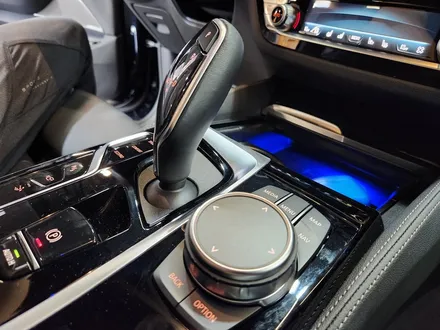 BMW 6GT 크리스탈 기어봉 교체 시공.