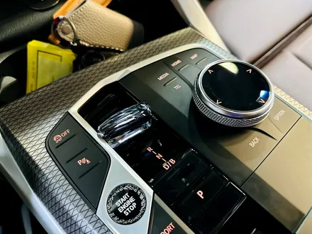 BMW i4 크리스탈 기어봉 교체 세트.
