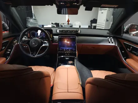 벤츠 W223 S클래스 신차 출고 엠비언트 패키지.