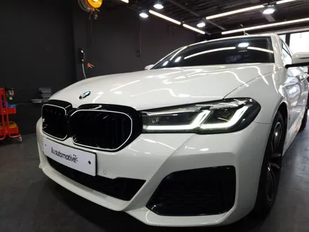 BMW G30 LCI 5시리즈 아이코닉글로우 프론트 그릴