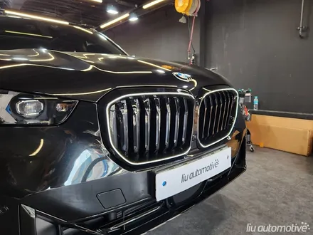 BMW G05 X5 LCI 실내 카본 인테리어 + 아이코닉글로우 그릴.