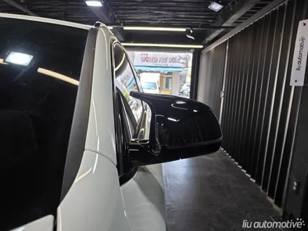 BMW 그릴 교체 G02 X4 아이코닉 글로우.