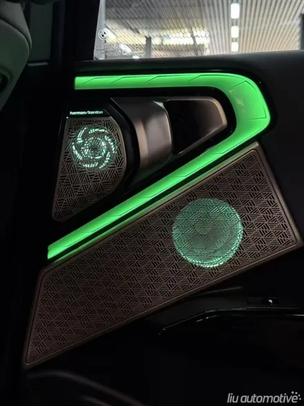 BMW 신형 X3 G45 엠비언트 스피커 확장 패키지.