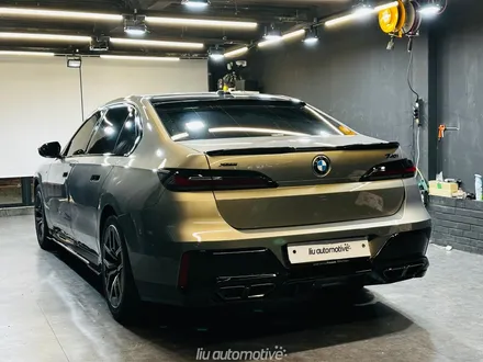 BMW G70 7시리즈 블랙 퍼포먼스 바디킷 + 스카이라운지 엠비언트 패키지. / 서울 서초