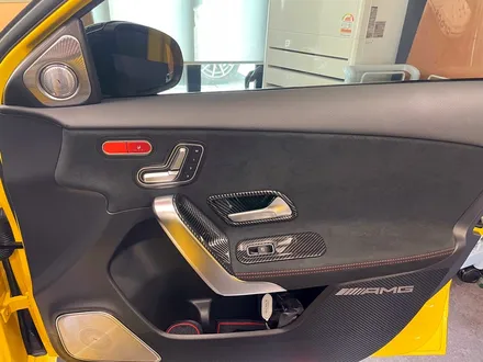벤츠 W177 A45 AMG 미드레인지 + 선글라스 엠비언트 패키지. 유니크한 엠비언트를 원한다면.