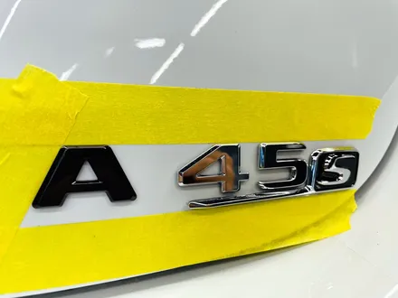 벤츠 W177 A45 AMG 블랙팩 엠블럼 패키지. 블랙 엠블럼의 매력.