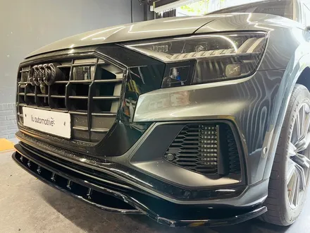 아우디 Q8 55TFSI 프론트립 에어댐. Q8 더욱 웅장한 느낌.