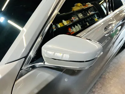 BMW G12 7시리즈 익스테리어 바디 패키지. 블랙 그릴 + 사이드미러 + 카본 스포일러.