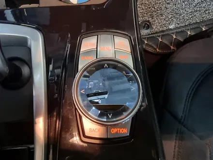 BMW F10 5시리즈 크리스탈 기어봉 교체.