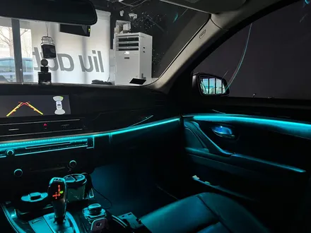 BMW F10 5시리즈 리츠 무빙 액티브 엠비언트 시공 작업.