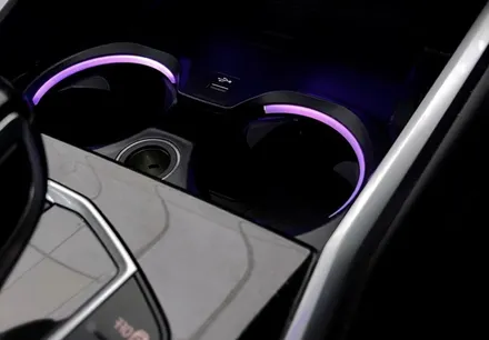 BMW G20 3시리즈 컵홀더 엠비언트 확장 시공.