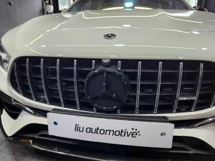 벤츠 W177 A45AMG 순정부품 후석송풍구 생성 + 블랙 엠블럼 교체 세트.