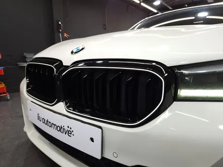 BMW G30 LCI 5시리즈 아이코닉글로우 프론트 그릴