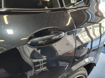 BMW X5 페이스리프트 아이코닉글로우 그릴 + 카본패키지.