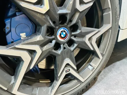 BMW U10 X2 50주년 정품 엠블럼 교체.
