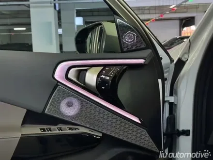 BMW 신형 X3 G45 엠비언트 스피커 확장 패키지.
