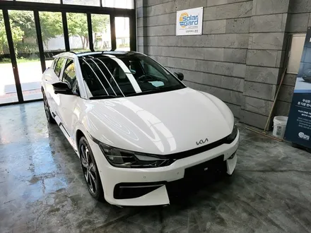 수원 솔라가드 노블레스k 플러스 기아 EV6 GT 라인 반반사 필름 시공
