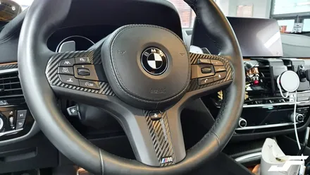 BMW G30 5시리즈 핸들트림 랩핑[#화성랩핑#동탄랩핑#수원랩핑#진팩토리#BMW실내랩핑#BMW카본#G30실내랩핑] / 화성 남여울