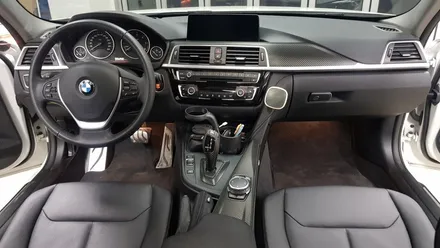 BMW F30 3시리즈 실내 카본랩핑 [수원랩핑+동탄랩핑+진팩토리+BMW실내랩핑+F30실내랩핑+3시리즈실내랩핑+320D실내랩핑] / 화성 동탄