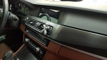 BMW F10 5시리즈 루프스킨+실내랩핑+사이드데칼+포인트데칼[수원랩핑+동탄랩핑+진팩토리+화성랩핑+BMW루프스킨+BMW실내랩핑+F10실내랩핑+BMW사이드데칼+F10사이드데칼] / 화성 동탄