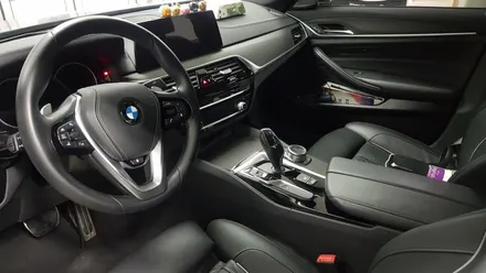 BMW G30 5시리즈 실내랩핑[#화성랩핑#동탄랩핑#수원랩핑#진팩토리#G30실내랩핑#BMW실내랩핑#5시리즈실내랩핑#매트릭스블랙] / 화성 동탄
