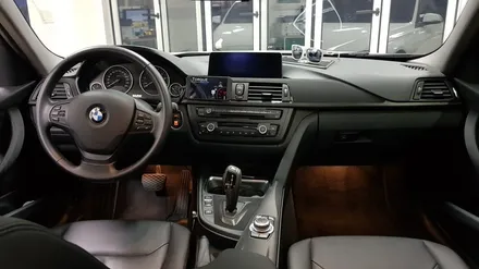 BMW F30 328i 실내랩핑+컵홀더 무드등[수원랩핑+동탄랩핑+진팩토리+BMWF30+F30실내랩핑+BMW실내랩핑+BMW무드등+F30실내카본랩핑] / 화성 동탄