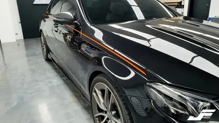 벤츠 E53AMG 크롬딜리트랩핑+커스텀라인데칼[#화성랩핑#오산랩핑#동탄랩핑#수원랩핑#진팩토리#E클래스크롬죽이기#E클래스포인트랩핑] / 화성 남여울