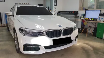 BMW G30 사이드데칼+사이드미러+그릴 포인트랩핑[수원랩핑+동탄랩핑+진팩토리+5시리즈+G305시리즈+G30사이드미러+G30M퍼포먼스데칼+BMW사이드데칼] / 화성 동탄