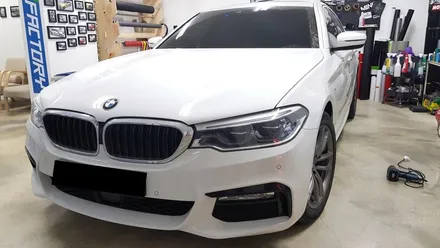 BMW G30 5시리즈 M퍼포먼스데칼+사이드미러랩핑[수원랩핑+동탄랩핑+진팩토리+BMW5시리즈+G305시리즈+BMW사이드데칼+M퍼포먼스스타일] / 화성 동탄