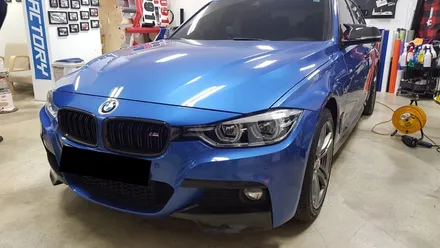 BMW F30 3시리즈 본넷 포인트데칼 [수원랩핑+동탄랩핑+진팩토리+BMW3시리즈+F30데칼+BMW포인트데칼+M퍼포먼스스타일데칼+BMW엠블럼데칼+본넷라인데칼] / 화성 동탄