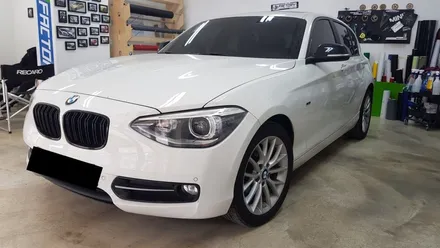 BMW 118D 루프스킨+M퍼포먼스 스타일사이드데칼[수원랩핑+동탄랩핑+진팩토리+BMW1시리즈+118D루프스킨+1시리즈사이드데칼+118DM퍼포데칼] / 화성 동탄