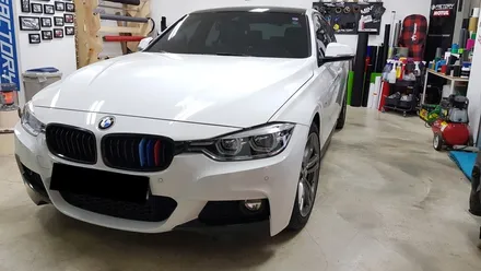 BMW F30 330i 루프스킨+그릴랩핑+스플리터랩핑+M퍼포먼스데칼[수원랩핑+동탄랩핑+진팩토리+BMW330i+f30루프스킨+f30사이드데칼+f30그릴랩핑+bmw스플리터] / 화성 동탄