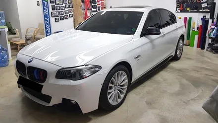 BMW 5시리즈 스플리터+사이드데칼+사이드미러랩핑[수원랩핑+동탄랩핑+진팩토리+BMW5시리즈랩핑+F10사이드데칼+F10사이드미러랩핑+F10스플리터랩핑] / 화성 동탄