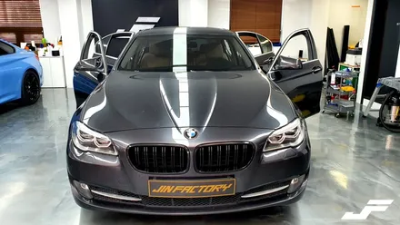 BMW F10 5시리즈 백화현상 크롬몰딩 랩핑[#화성랩핑#오산랩핑#수원랩핑#진팩토리#BMW크롬딜리트#BMW랩핑#크롬죽이기#F10유리몰딩랩핑] / 화성 남여울