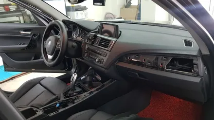 BMW 118D실내카본랩핑[수원랩핑+동탄랩핑+진팩토리+1시리즈실네+118D실내랩핑+실내카본랩핑+BMW실내랩핑] / 화성 동탄