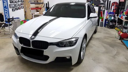 BMW F30 330i 루프스킨+본넷포인트데칼[수원랩핑+동탄랩핑+진팩토리+BMW루프스킨+F30루프스킨+F30데칼+본넷데칼+BMW포인트데칼] / 화성 동탄