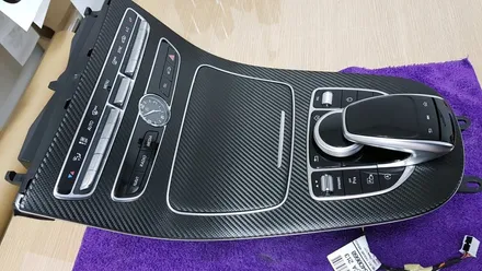 벤츠E클래스 실내카본랩핑[수원랩핑+동탄랩핑+화성랩핑+벤츠실내랩핑+벤츠센터페시아랩핑+벤츠실내카본+벤츠하이그로시랩핑] / 화성 동탄