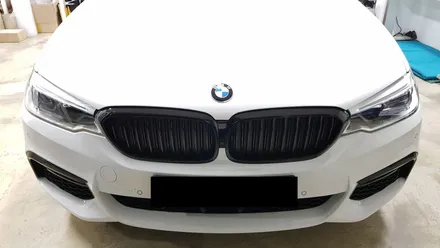BMW G30  5시리즈 그릴랩핑+사이드미러랩핑[수원랩핑+동탄랩핑+진팩토리+BMW그릴랩핑+G30그릴랩핑+5시리즈그릴랩핑+사이드미러랩핑+카본랩핑] / 화성 동탄