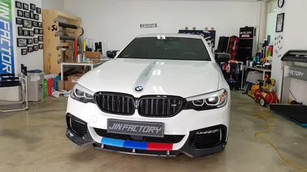 BMW G30 5시리즈 본넷 포인트데칼[#동탄랩핑#수원랩핑#화성랩핑#진팩토리#G30본넷데칼#G30포인트데칼#M퍼포먼스스타일데칼 / 화성 동탄