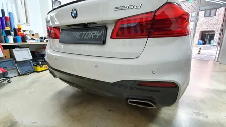 BMW G30 5시리즈 디퓨져랩핑+M퍼포먼스스타일 사이드데칼[#화성랩핑#동탄랩핑#수원랩핑#진팩토리#BMW사이드데칼#G30사이드데칼#디퓨져랩핑] / 화성 동탄