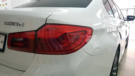 BMW G30 520D 루프스킨+그릴랩핑+사이드미러랩핑+M퍼포먼스데칼+라이트필름[수원랩핑+동탄랩핑+진팩토리+BMW라이트필름+G30루프스킨+G30그릴랩핑+G30사이드미러] / 화성 동탄