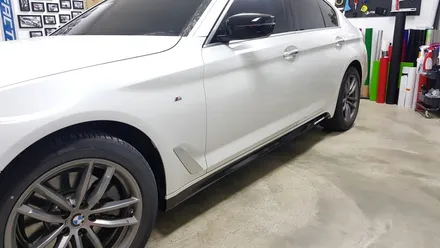 BMW G30 5시리즈 M퍼포먼스데칼+사이드미러랩핑[수원랩핑+동탄랩핑+진팩토리+BMW5시리즈+G305시리즈+BMW사이드데칼+M퍼포먼스스타일] / 화성 동탄