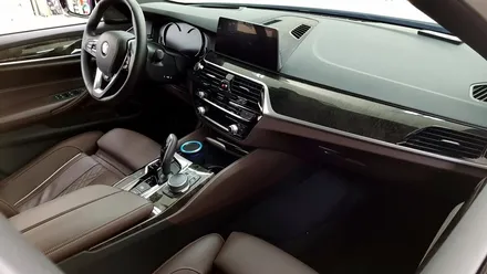 BMW G30 5시리즈 루프스킨+실내랩핑+사이드데칼[수원랩핑+동탄랩핑+진팩토리+BMWG30+G30루프스킨+G30실내랩핑+G30사이드데칼+5시리즈루프스킨+5시리즈실내랩핑+M퍼포먼스] / 화성 동탄