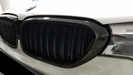 BMW G30  5시리즈 그릴랩핑+사이드미러랩핑[수원랩핑+동탄랩핑+진팩토리+BMW그릴랩핑+G30그릴랩핑+5시리즈그릴랩핑+사이드미러랩핑+카본랩핑] / 화성 동탄
