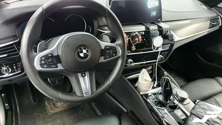BMW G30 5시리즈 핸들트림 랩핑[#화성랩핑#동탄랩핑#수원랩핑#진팩토리#BMW실내랩핑#BMW카본#G30실내랩핑] / 화성 남여울
