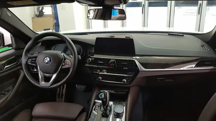 BMW G30 5시리즈 루프스킨+실내랩핑+사이드데칼[수원랩핑+동탄랩핑+진팩토리+BMWG30+G30루프스킨+G30실내랩핑+G30사이드데칼+5시리즈루프스킨+5시리즈실내랩핑+M퍼포먼스] / 화성 동탄