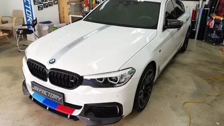 BMW G30 5시리즈 본넷 포인트데칼[#동탄랩핑#수원랩핑#화성랩핑#진팩토리#G30본넷데칼#G30포인트데칼#M퍼포먼스스타일데칼 / 화성 동탄